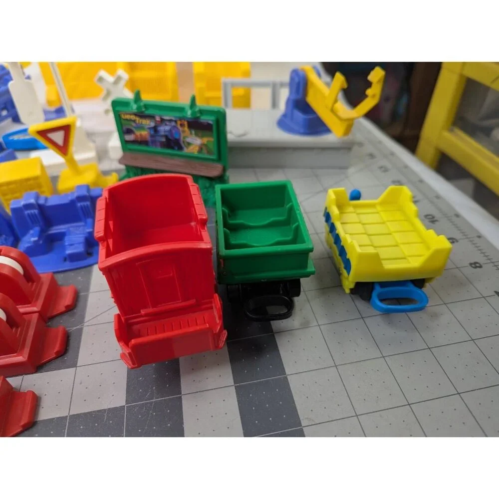 Fisher Price Geotrax Misc‎ Accessories Signs Cars Rails Lot